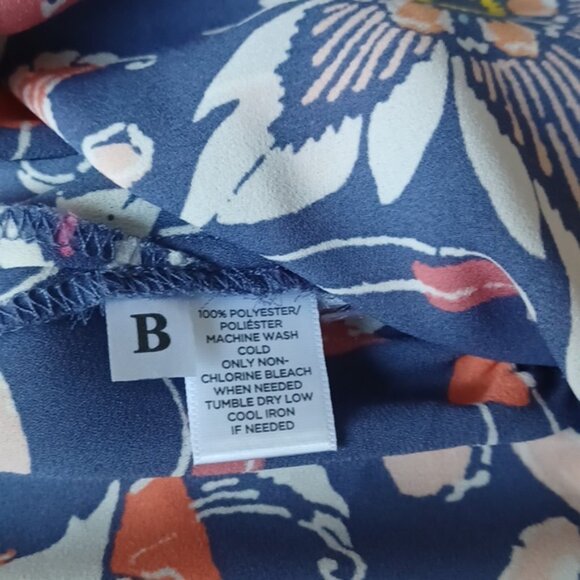 Loft floral  short sleeveless blouse - Picture 6 of 6